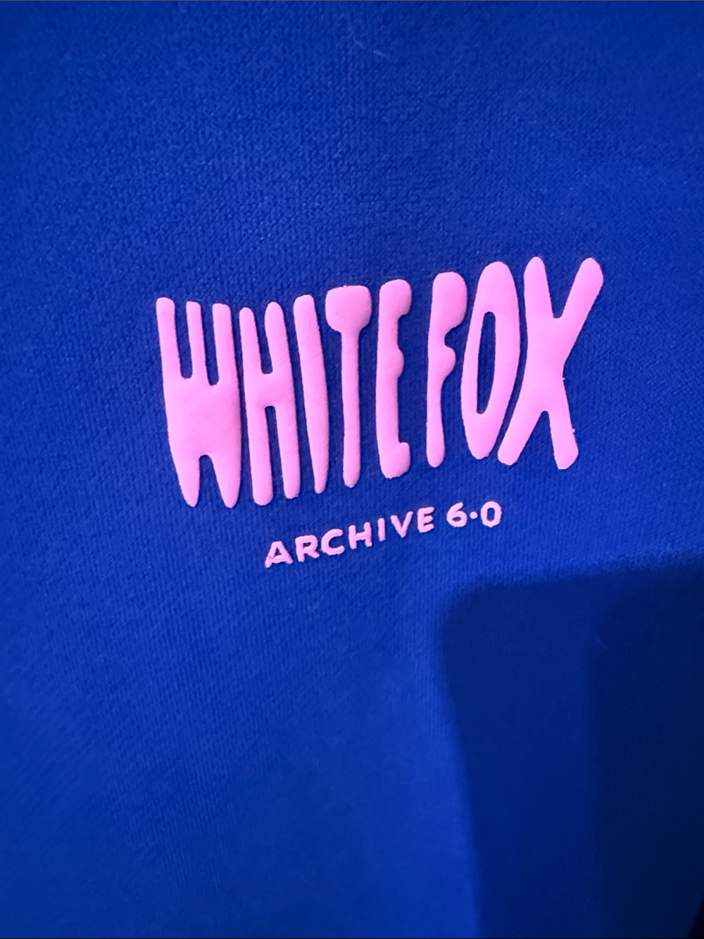 White Fox Archive 6.0 Oversized Hoodie Sweatpants Set in Malibu with Pink Logo - Picture 6 of 12